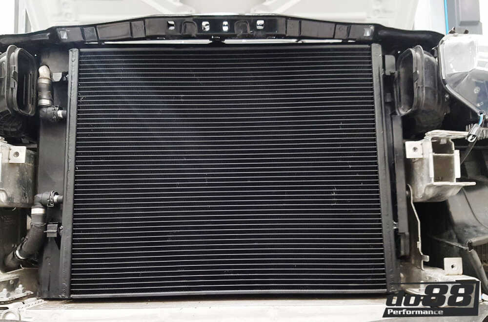 BMW F8X M2C M3 M4 Front Intercooler Vattenkylare
