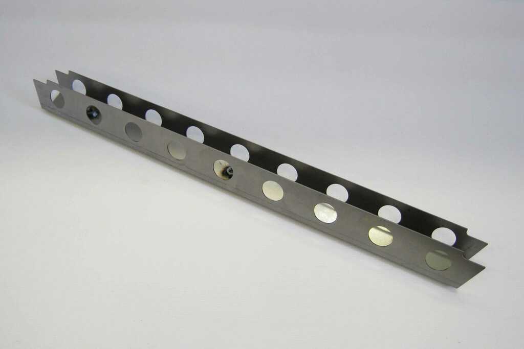 Fastening beam for engine plate Volvo 740 /940